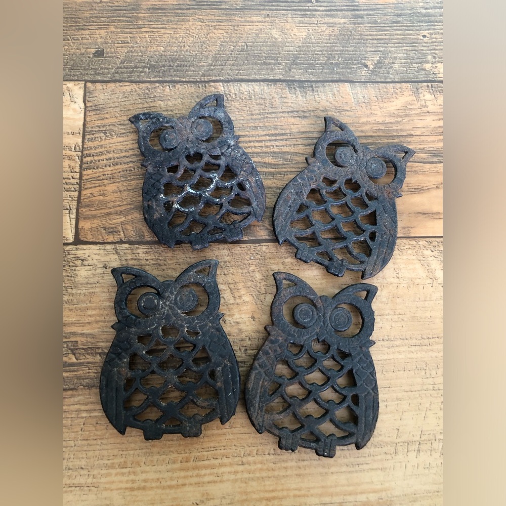 Cast Iron Owl Trivet Set of 4 Taiwan Footed Hot Plate Vintage Mini Owls, As Is